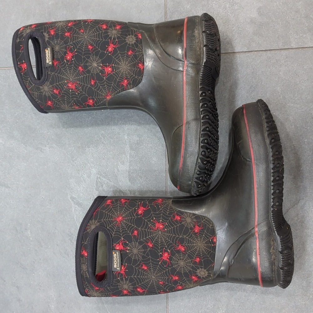 Bogs Winter Boots - size 3 kids